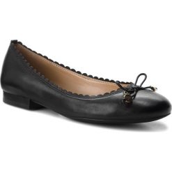 Baleriny LAUREN RALPH LAUREN - Glennie 802714739001 Black. Czarne baleriny Lauren Ralph Lauren, bez wzorów, ze skóry, bez obcasa. W wyprzedaży za 299.00 zł.