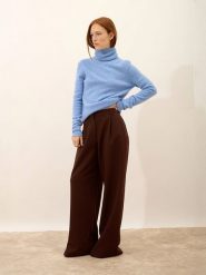 Just Cashmere Kaszmirowy golf "June" w kolorze błękitnym rozmiar: 2XL. Niebieskie golfy Just Cashmere, xl, bez wzorów, z kaszmiru, bez ramiączek. Za 602.95 zł.