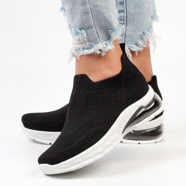 Czarne sportowe buty damskie Potocki 25004. Czarne obuwie sportowe POTOCKI, z tkaniny, bez zapięcia. Za 109.00 zł.