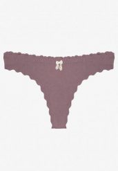 Fioletowe Bawełniane Majtki Stringi z Prążkowanej Tkaniny Eziane. Fioletowe stringi Born2be, bez wzorów, z bawełny. Za 9.99 zł.