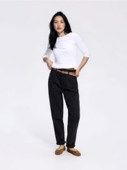 Jeansy paperbag z dłuższą nogawką - czarny. Czarne jeansy Reserved, bez wzorów. Za 139.99 zł.