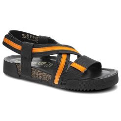 Czarne Sandały Yokono Wygodne Buty Na Lato. Czarne sandały Yokono, bez wzorów, ze skóry, klasyczne, bez obcasa, bez zapięcia. Za 209.00 zł.