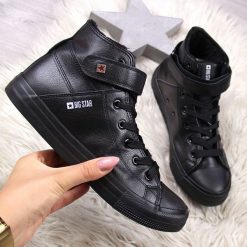 Trampki buty sportowe za kostkę ocieplane czarne Big Star V274542F. Czarne trampki Big Star, bez wzorów, ze skóry ekologicznej, za kostkę, bez zapięcia. Za 105.00 zł.