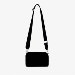 EMU AUSTRALIA W7015 Small Bag black, torebka, kopertówka damska. Czarne torebki klasyczne EMU Australia, bez wzorów, bez dodatków. Za 209.93 zł.