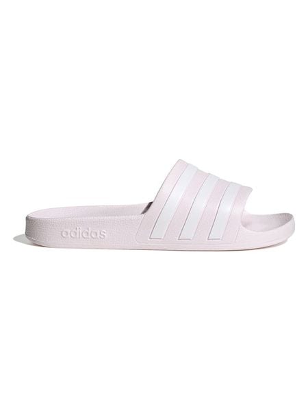 Adidas Klapki "Adilette Aqua" w kolorze jasnoróżowym rozmiar: 36 2/3. Różowe klapki Adidas, bez wzorów, z otwartym noskiem, bez obcasa. Za 73.76 zł.