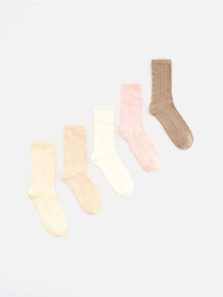 Skarpetki z bawełną 5 pack - kremowy. Białe skarpety Reserved, bez wzorów, z bawełny. Za 49.99 zł.