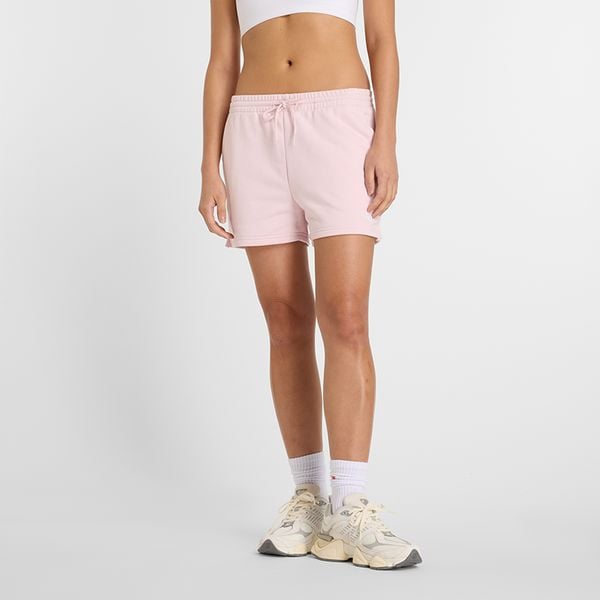 Spodenki damskie New Balance WS41500RSG – różowe. Czerwone szorty New Balance, bez wzorów, z bawełny, klasyczne. Za 129.99 zł.