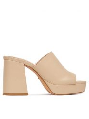 DeeZee Klapki KK5606-1 Beżowy. Brązowe klapki DeeZee, bez wzorów, z materiału, bez obcasa. Za 149.99 zł.