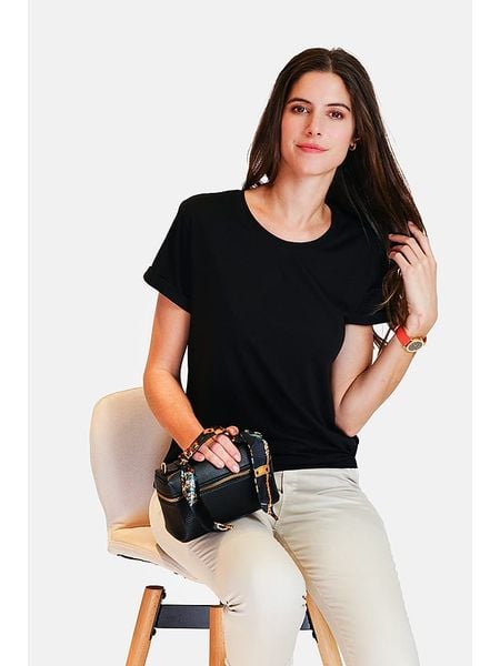 Le Jardin du Lin Koszulka w kolorze czarnym rozmiar: 34. Czarne bluzki Le jardin du lin, bez wzorów, klasyczne, bez kołnierzyka, bez ramiączek. Za 61.46 zł.