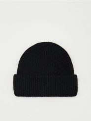Czapka beanie z wełną - czarny. Czarne czapki Reserved, bez wzorów, z wełny. W wyprzedaży za 59.99 zł.