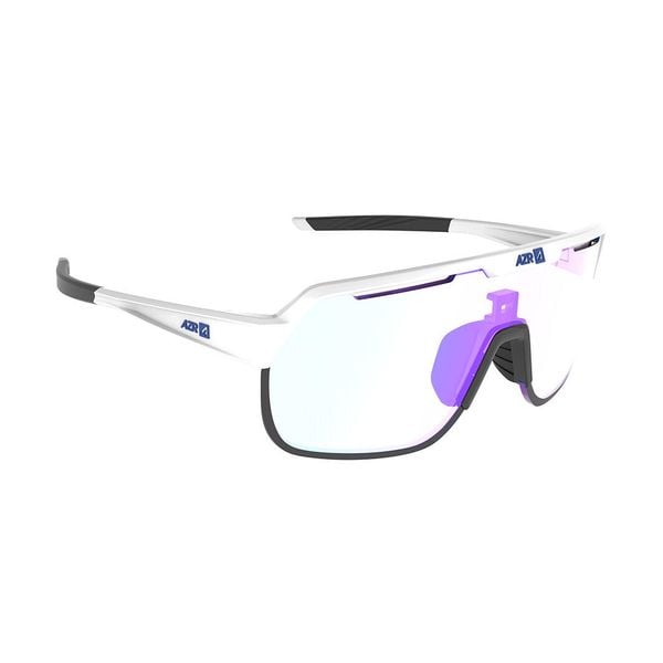 Okulary przeciwsłoneczne hydrofobowe fotochromowe CAT 1/3 AZR Kromic Victory RX. Białe okulary przeciwsłoneczne AZR, bez wzorów, sportowe. Za 536.00 zł.