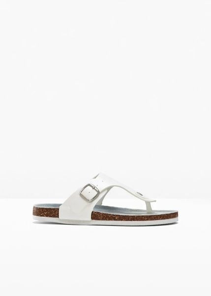 Klapki japonki. Białe klapki bonprix, bez wzorów, z denimu, bez obcasa. Za 112.99 zł.