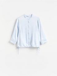 Koszula z wiskozy - jasnoniebieski. Niebieskie koszule Reserved, l, bez wzorów, z wiskozy, bez kołnierzyka, bez ramiączek. Za 119.99 zł.