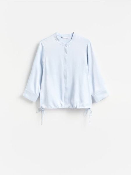Koszula z wiskozy - jasnoniebieski. Niebieskie koszule Reserved, l, bez wzorów, z wiskozy, bez kołnierzyka, bez ramiączek. Za 119.99 zł.