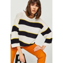 Medicine - Sweter Essential. Białe swetry MEDICINE, l, bez wzorów, z dzianiny, bez ramiączek. W wyprzedaży za 39.90 zł.