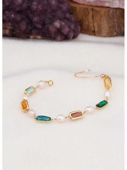 L'Atelier de Gaia Pozłacana bransoletka z perłami i cyrkoniami rozmiar: onesize. Białe bransoletki L'Atelier de Gaia, z cyrkonią, pozłacane. Za 121.80 zł.