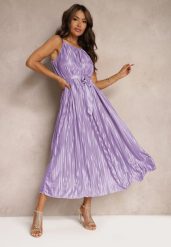 Fioletowa Sukienka Plisowana z Paskiem w Talii na Cienkich Ramiączkach Wasea. Fioletowe sukienki Renee, na co dzień, m, bez wzorów, z jeansu, eleganckie, bez kołnierzyka, bez ramiączek, midi, plisowane. Za 49.99 zł.