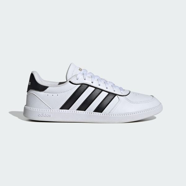 Buty Breaknet Sleek. Białe trekkingi Adidas, z gumy, trekkingowe. Za 239.00 zł.