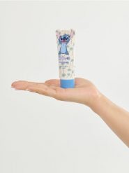 Krem do rąk Stitch - błękitny. Dłonie Sinsay. Za 7.99 zł.