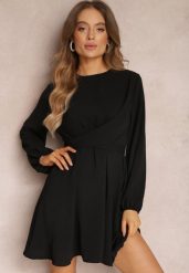 Czarna Sukienka Rozkloszowana z Gumką w Pasie Thelo. Czarne sukienki Renee, m, bez wzorów, z tkaniny, eleganckie, bez kołnierzyka, bez ramiączek, mini, kopertowe. Za 59.99 zł.
