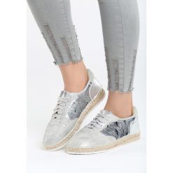 Srebrne Espadryle Teres. Szare espadryle Born2be, bez wzorów, z materiału, bez obcasa, na płaskiej podeszwie, bez zapięcia. Za 29.99 zł.