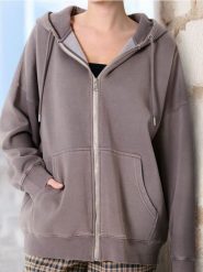 Bluza z kapturem z efektem sprania - brązowy. Brązowe bluzy Sinsay, l, bez wzorów, z kapturem. W wyprzedaży za 29.99 zł.