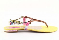 Sandały Dijean 355 754 Np. Hazelnut Poa, Żółty, Skóra ekologiczna - 37. Żółte sandały Dijean, bez wzorów, z materiału, młodzieżowe, bez obcasa, na płaskiej podeszwie, bez zapięcia. W wyprzedaży za 17.10 zł.