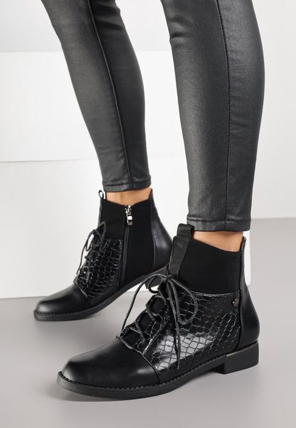 Czarne Botki Vices Typu Trzewiki ze Wzorem w Stylu Krokodyla Alerriva. Czarne botki Born2be, bez wzorów, z jeansu, bez obcasa, na płaskiej podeszwie, bez zapięcia. Za 109.99 zł.