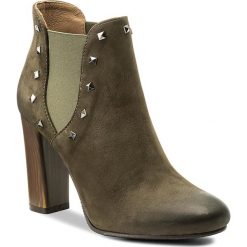 Botki KARINO - 2192/066-P Zielony. Zielone botki Karino, bez wzorów, z materiału, bez obcasa, na obcasie, bez zapięcia. W wyprzedaży za 239.00 zł.