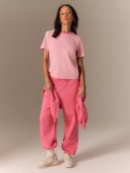 4F T-shirt regular damski - różowy L. Czerwone t-shirty 4f, l, bez wzorów, z materiału, bez kołnierzyka, bez ramiączek. Za 69.99 zł.
