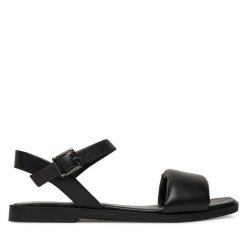 Sandały Lasocki. Czarne sandały Lasocki, bez wzorów, bez obcasa, na płaskiej podeszwie, bez zapięcia. Za 139.99 zł.