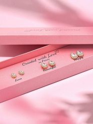 Created with Love 3-częściowy zestaw kolczyków-wkrętek "Desire" z cyrkoniami rozmiar: onesize. Żółte kolczyki Created with Love, z cyrkonią, z mosiądzu. Za 56.99 zł.