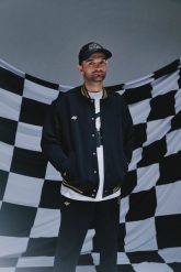 4F Bluza bomberka uniseks 4F x Bartosz Zmarzlik - czarna XL. Czarne bluzy 4f, xl, bez wzorów, z dzianiny, bez kaptura. Za 219.99 zł.