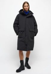 DAMSKA KURTKA ZIMOWA PIKOWANA MUSTANG Long Parka Moonless Night 1014581 4137. Brązowe kurtki Mustang, na zimę, xs, bez wzorów, z bawełny, bez kaptura. W wyprzedaży za 219.99 zł.