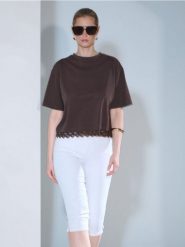 Jeansy capri z paskiem - kremowy. Białe jeansy Sinsay, bez wzorów. Za 59.99 zł.