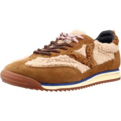 Buty VICTORIA 1158120V Jasnobrązowy. Brązowe trekkingi VICTORIA, z tkaniny, trekkingowe. Za 355.99 zł.