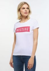 MUSTANG ALINA C DAMSKI T-SHIRT KOSZULKA LOGO NADRUK GENERAL WHITE 1013220 2045. Białe bluzki Mustang, l, bez wzorów, bez kołnierzyka, bez ramiączek. Za 99.99 zł.