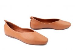 ARTIKER RELAKS 58C2610 brąz, baleriny damskie. Brązowe baleriny Artiker Relaks, bez wzorów, ze skóry, bez obcasa, na obcasie. Za 234.90 zł.