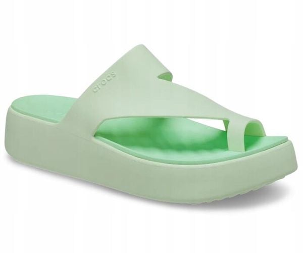 Klapki Dla Dorosłych Crocs Getaway Platform Toe Loop. Czarne klapki Crocs, bez wzorów, z materiału, bez obcasa. Za 199.99 zł.
