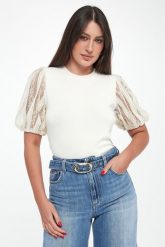Bluzka damska z rękawami z koronki TWINSET. Bluzki Twinset Milano, l, bez wzorów, z koronki, bez kołnierzyka, bez ramiączek. W wyprzedaży za 631.20 zł.