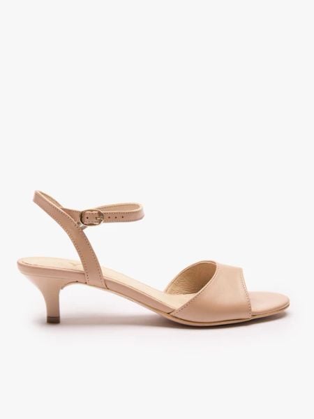 Beżowe sandały na obcasie. Brązowe sandały Ryłko, bez wzorów, z gumy, eleganckie, z okrągłym noskiem, bez obcasa, na obcasie, bez zapięcia. Za 399.99 zł.