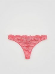 Koronkowe stringi - koralowy. Pomarańczowe stringi Reserved, bez wzorów, z koronki. Za 39.99 zł.