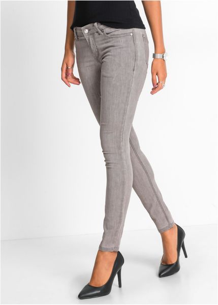 Dżinsy Skinny ze stretchem, mid waist. Szare jeansy bonprix, bez wzorów. Za 132.99 zł.