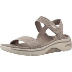 Sandały SKECHERS GO WALK ARCH FIT 2.0 Brązowy. Brązowe sandały Skechers, bez wzorów, z tkaniny, bez obcasa, bez zapięcia. Za 292.99 zł.
