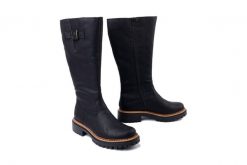 RIEKER 72694-00 black, kozaki damskie. Czarne kozaki Rieker, bez obcasa, na obcasie, bez zapięcia. Za 399.90 zł.