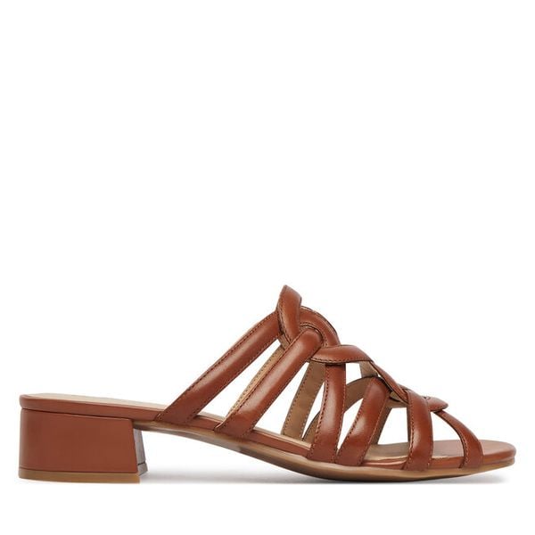 Klapki Caprice. Brązowe klapki Caprice, bez wzorów, bez obcasa. Za 299.99 zł.