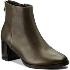 Botki EDEO - 3099-886 Zielony. Zielone botki Edeo, bez wzorów, ze skóry, bez obcasa, na obcasie, bez zapięcia. W wyprzedaży za 249.00 zł.