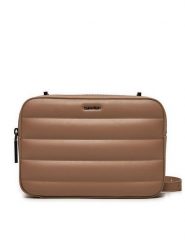 Calvin Klein Torebka Line Quilt Camera Bag K60K612114 Brązowy. Brązowe listonoszki Calvin Klein, bez wzorów, ze skóry, bez dodatków. Za 559.99 zł.