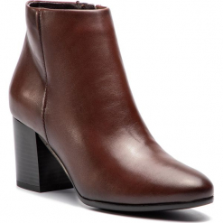 Botki TAMARIS - 1-25351-31 Cognac 305. Brązowe botki Tamaris, bez wzorów, z materiału, bez obcasa, na obcasie, bez zapięcia. W wyprzedaży za 249.00 zł.