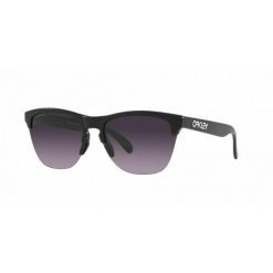 Okulary przeciwsłoneczne Oakley Frogskins. Czarne okulary przeciwsłoneczne Oakley, bez wzorów, sportowe. Za 472.99 zł.